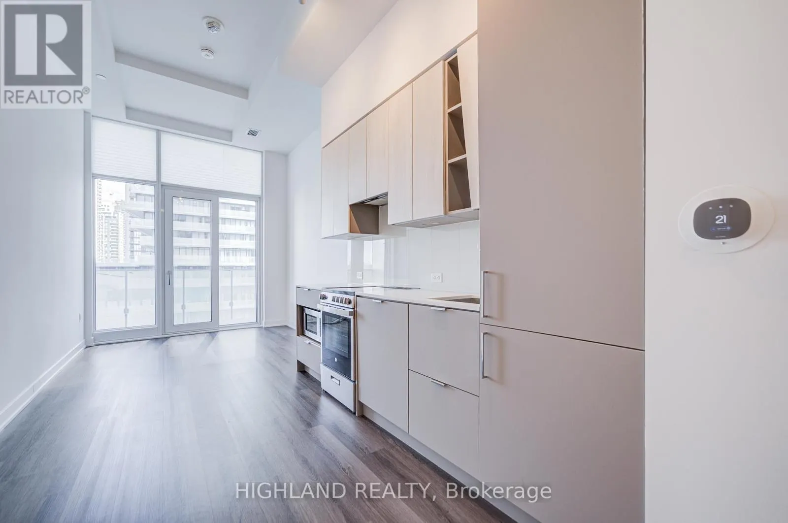 603 - 3883 QUARTZ ROAD