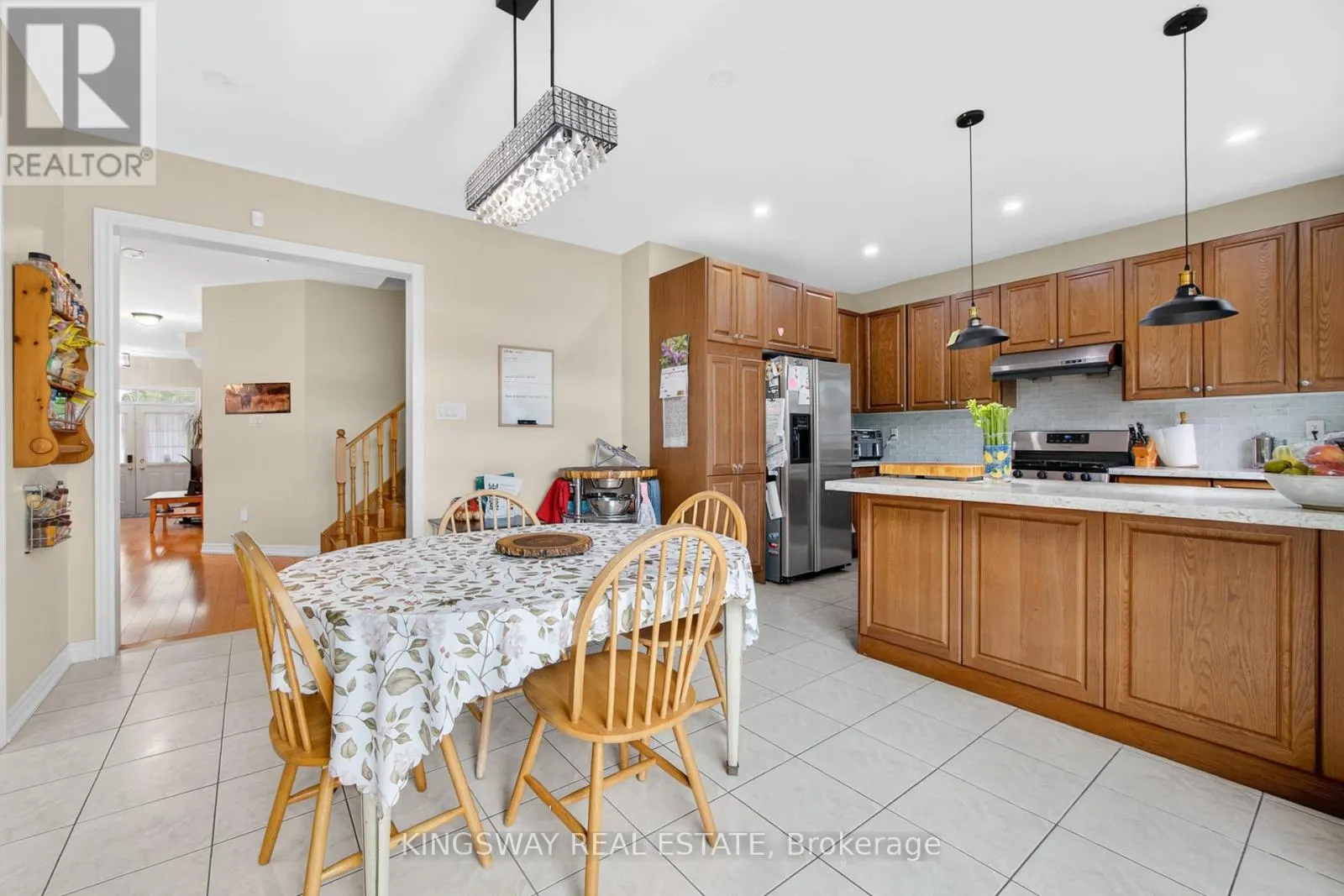 284 HOLMES CRESCENT