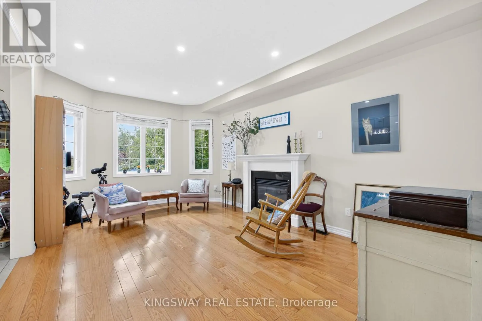 284 HOLMES CRESCENT