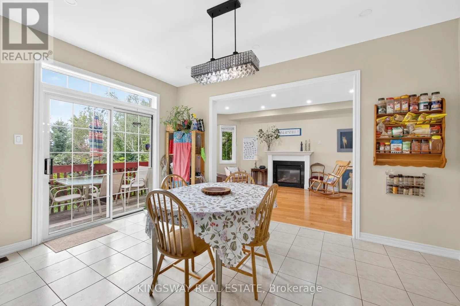 284 HOLMES CRESCENT