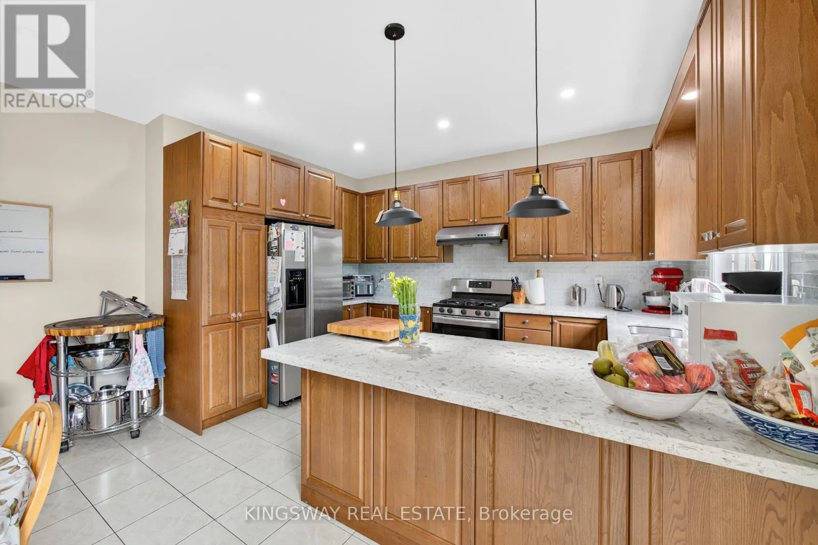 284 HOLMES CRESCENT