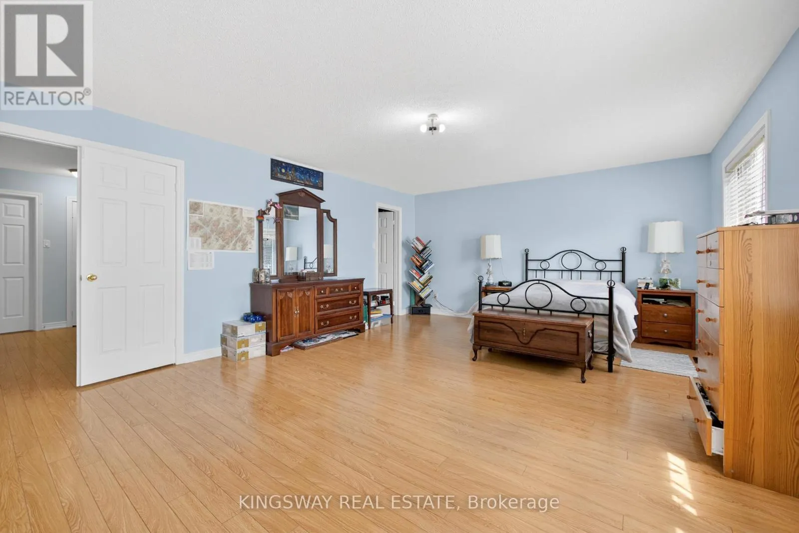284 HOLMES CRESCENT