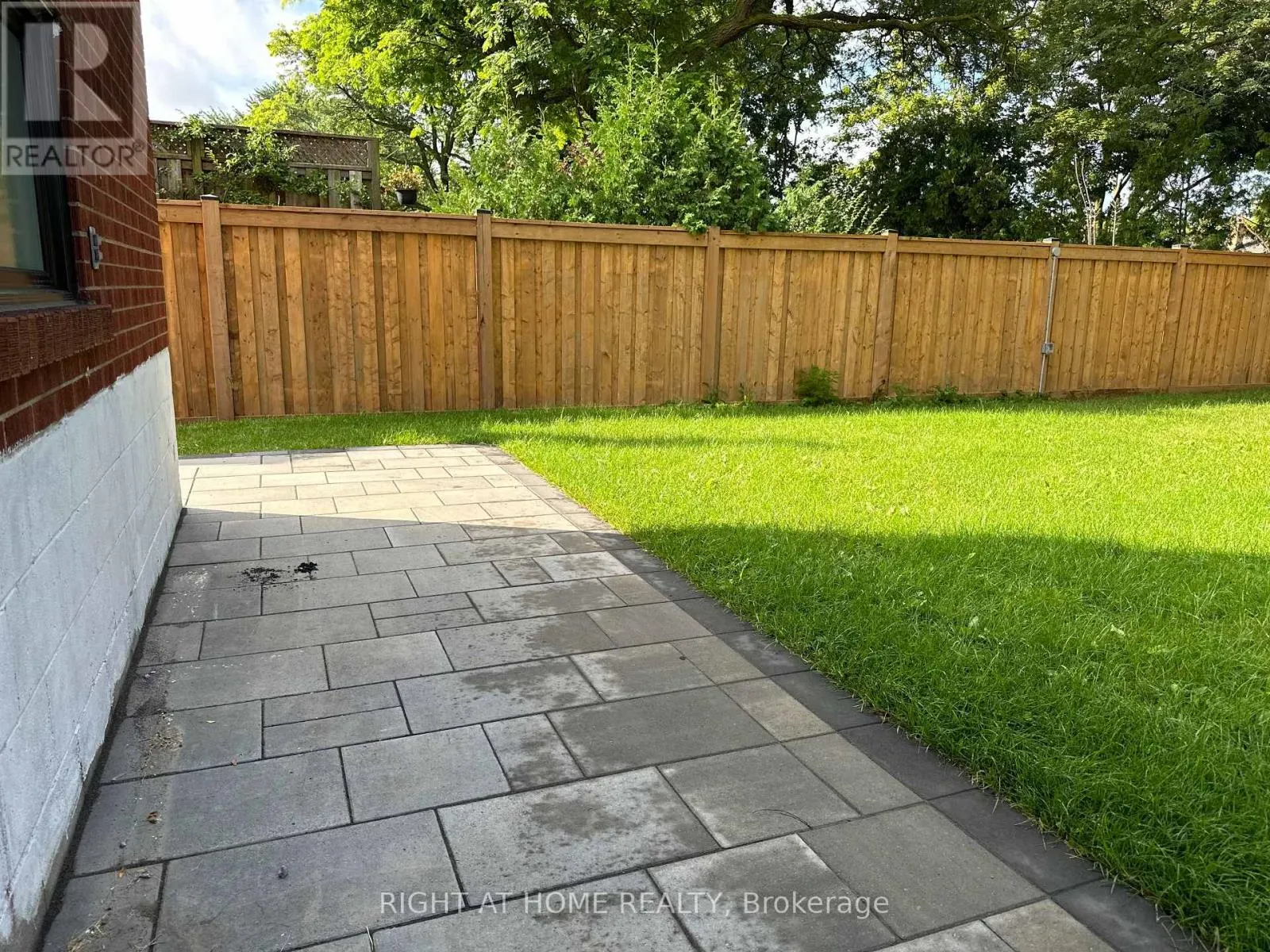 52 SEDGEBROOK CRESCENT