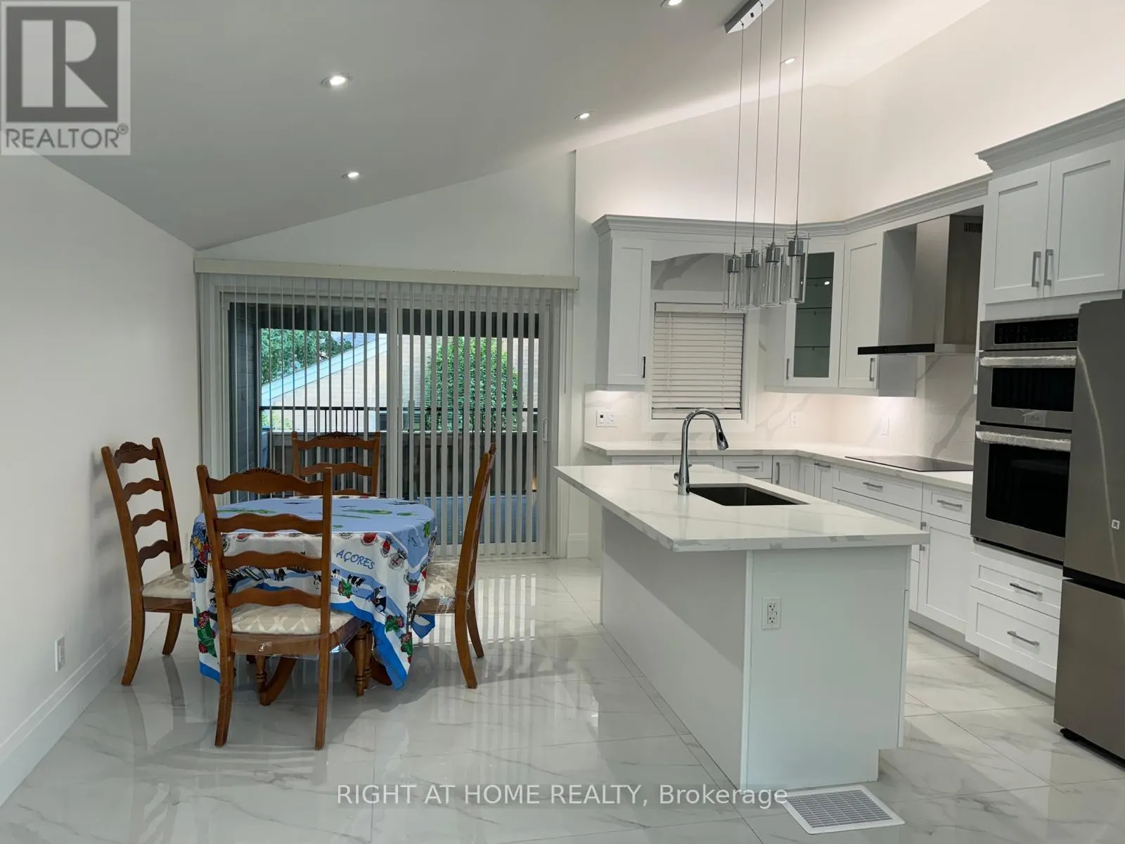 52 SEDGEBROOK CRESCENT