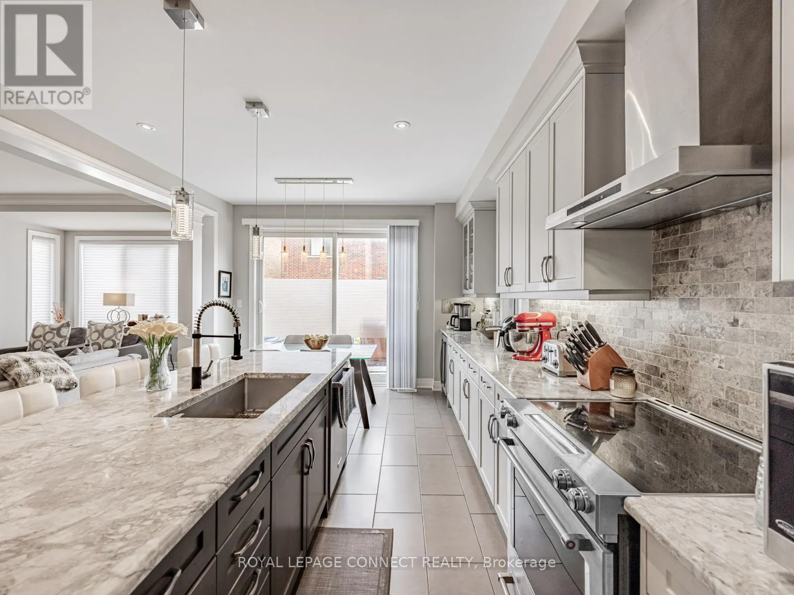 3302 MINTWOOD CIRCLE