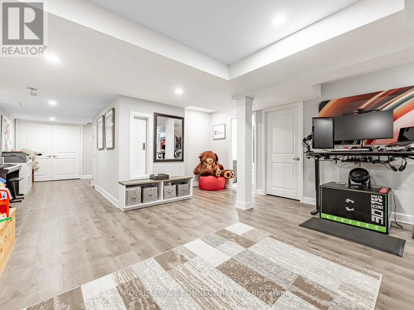 3302 MINTWOOD CIRCLE