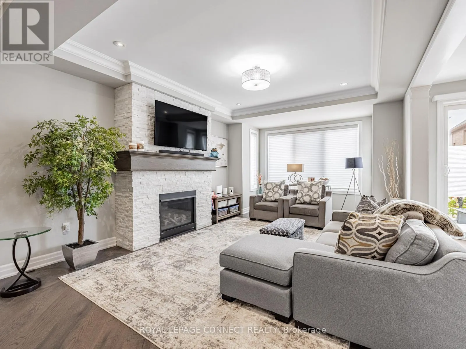 3302 MINTWOOD CIRCLE