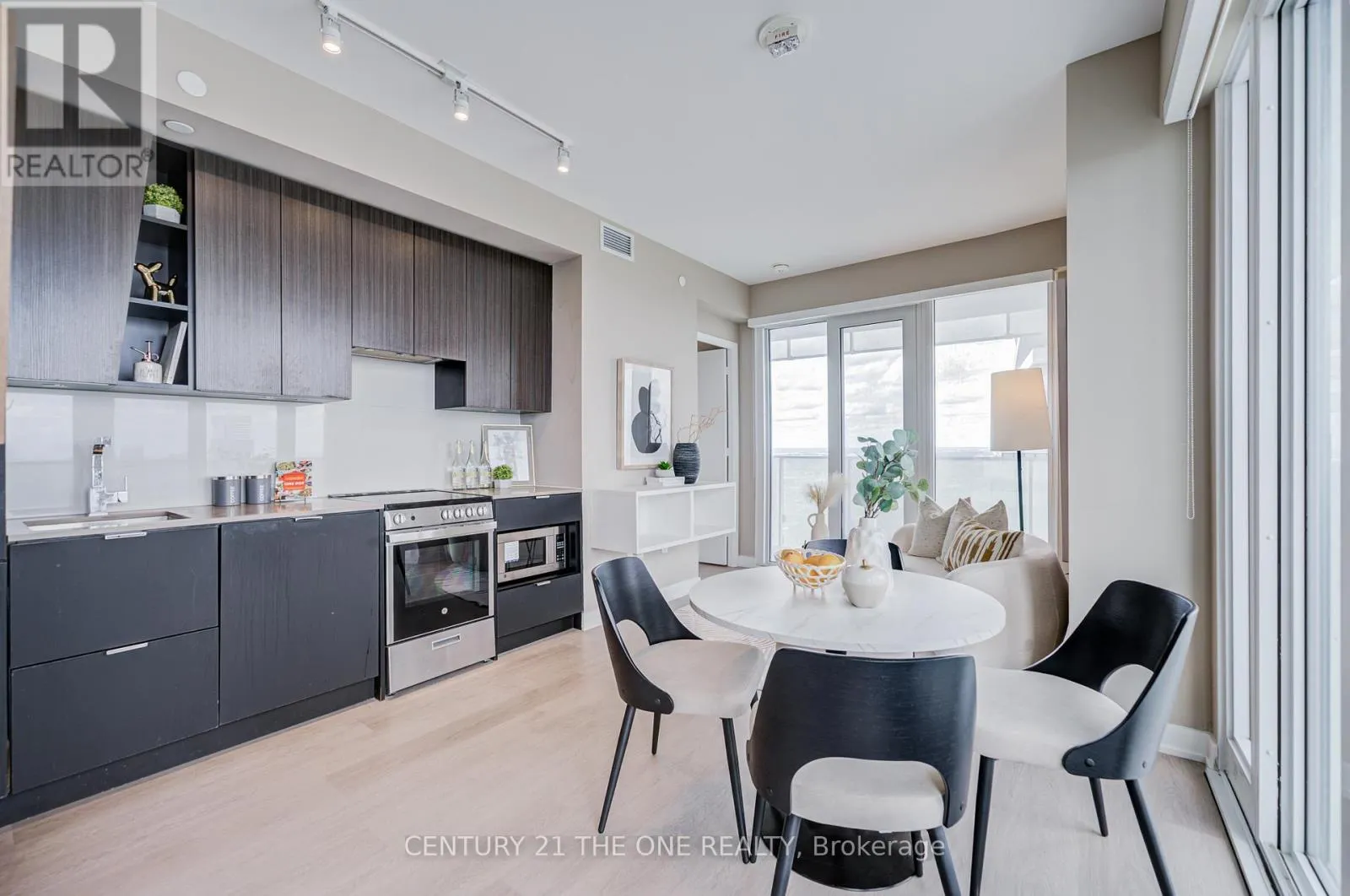 4803 - 3883 QUARTZ ROAD