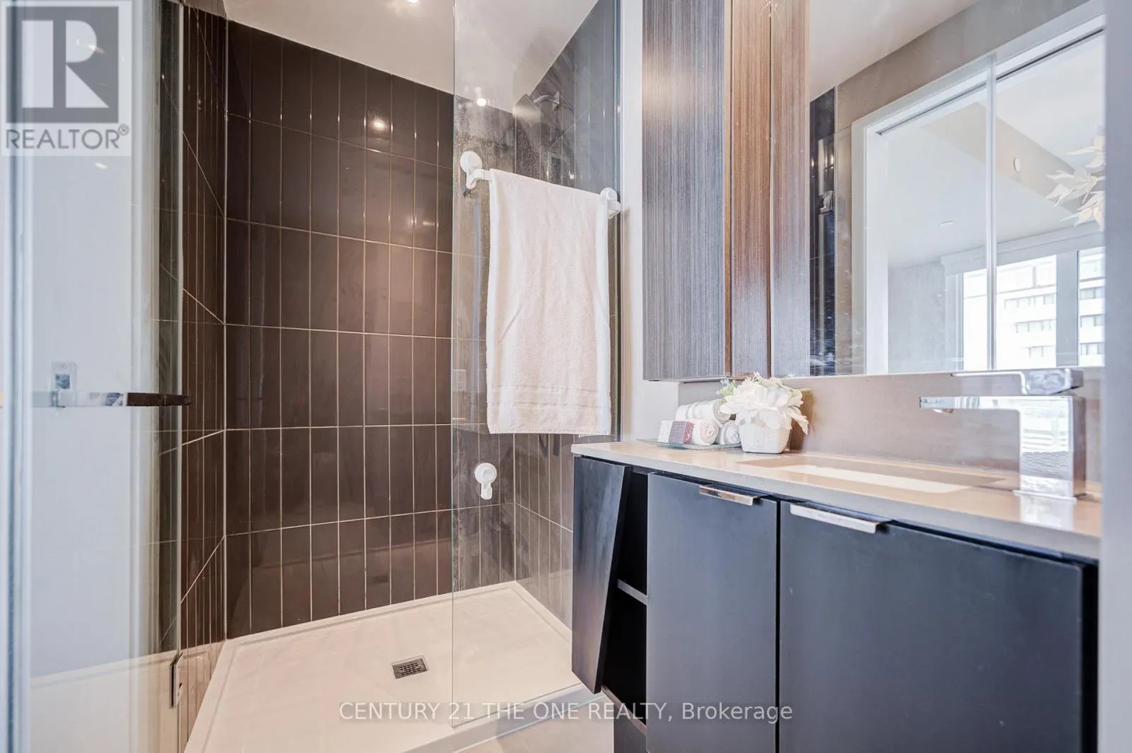 4803 - 3883 QUARTZ ROAD