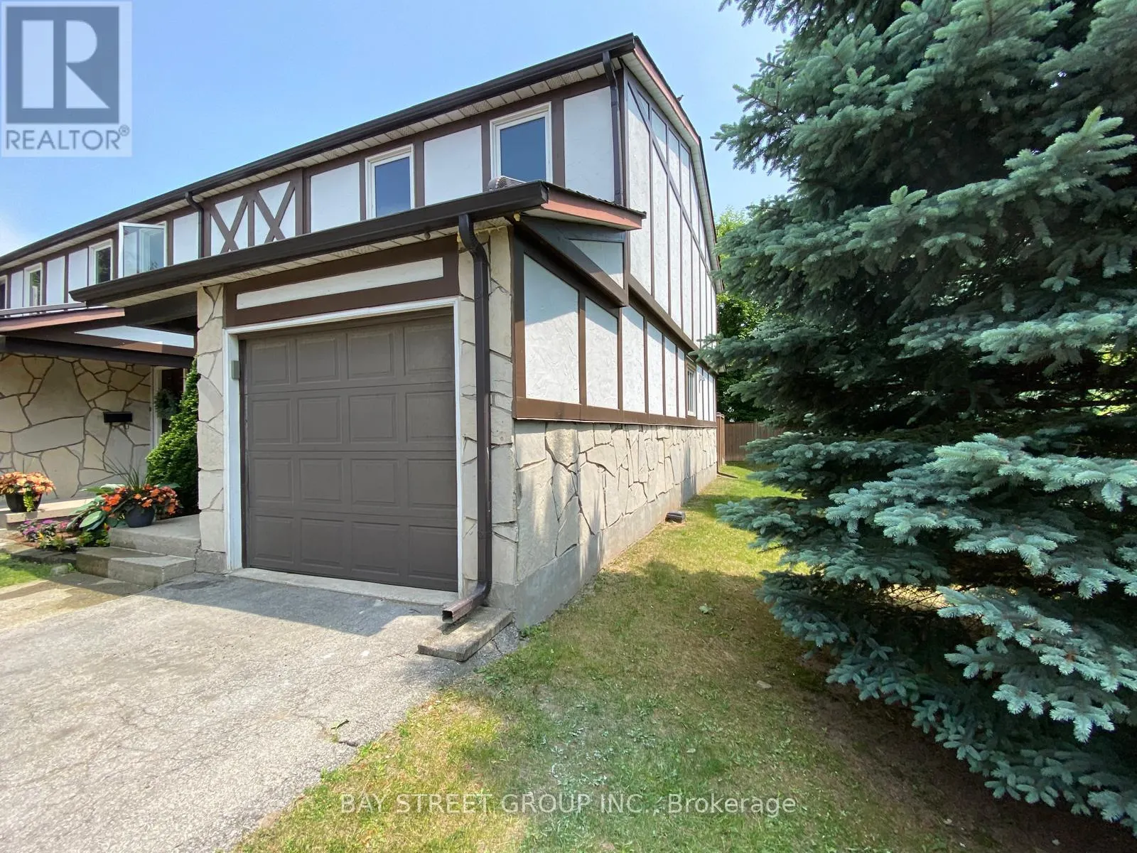28 - 2200 GLENWOOD SCHOOL DRIVE