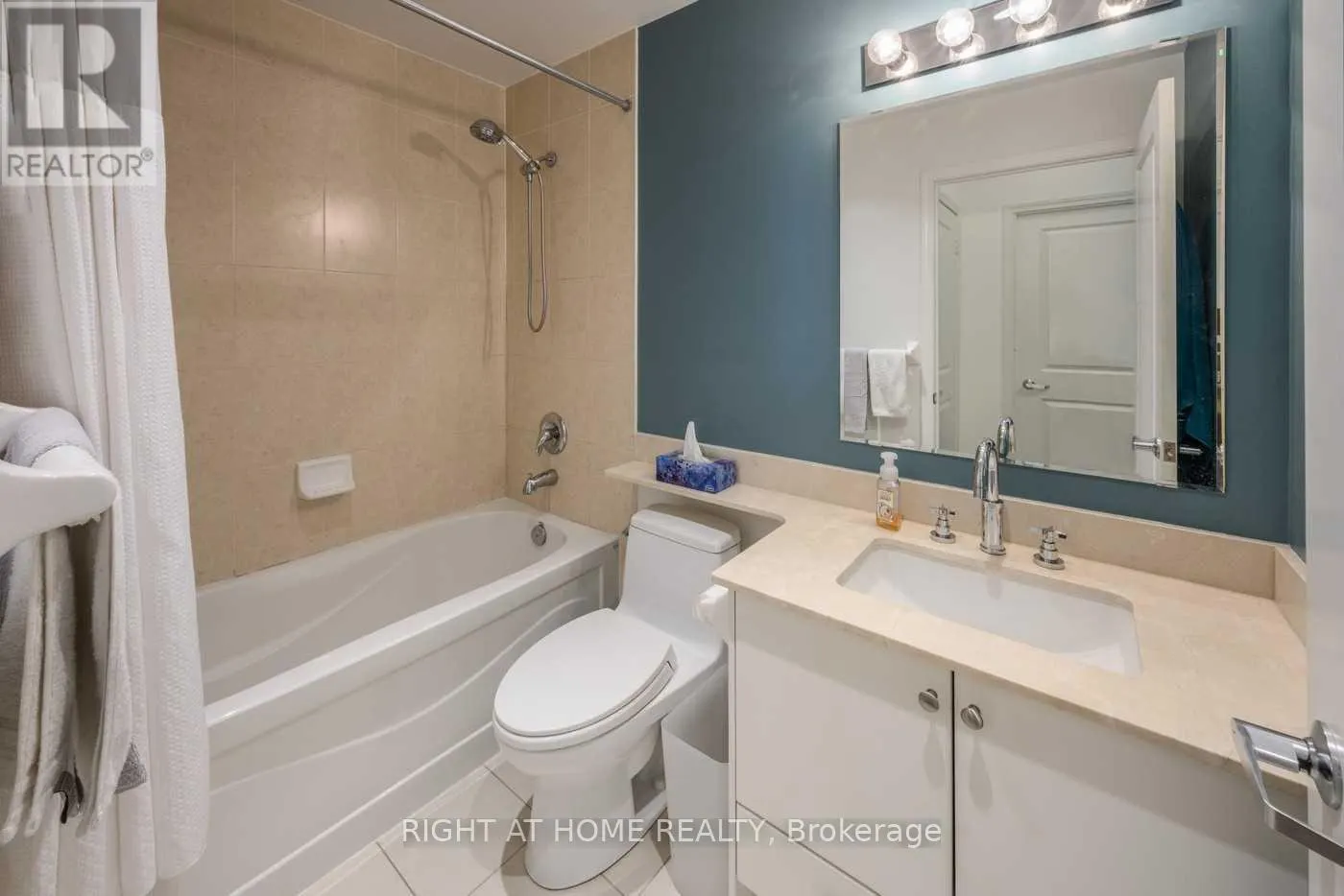 505 - 1910 LAKE SHORE BOULEVARD W