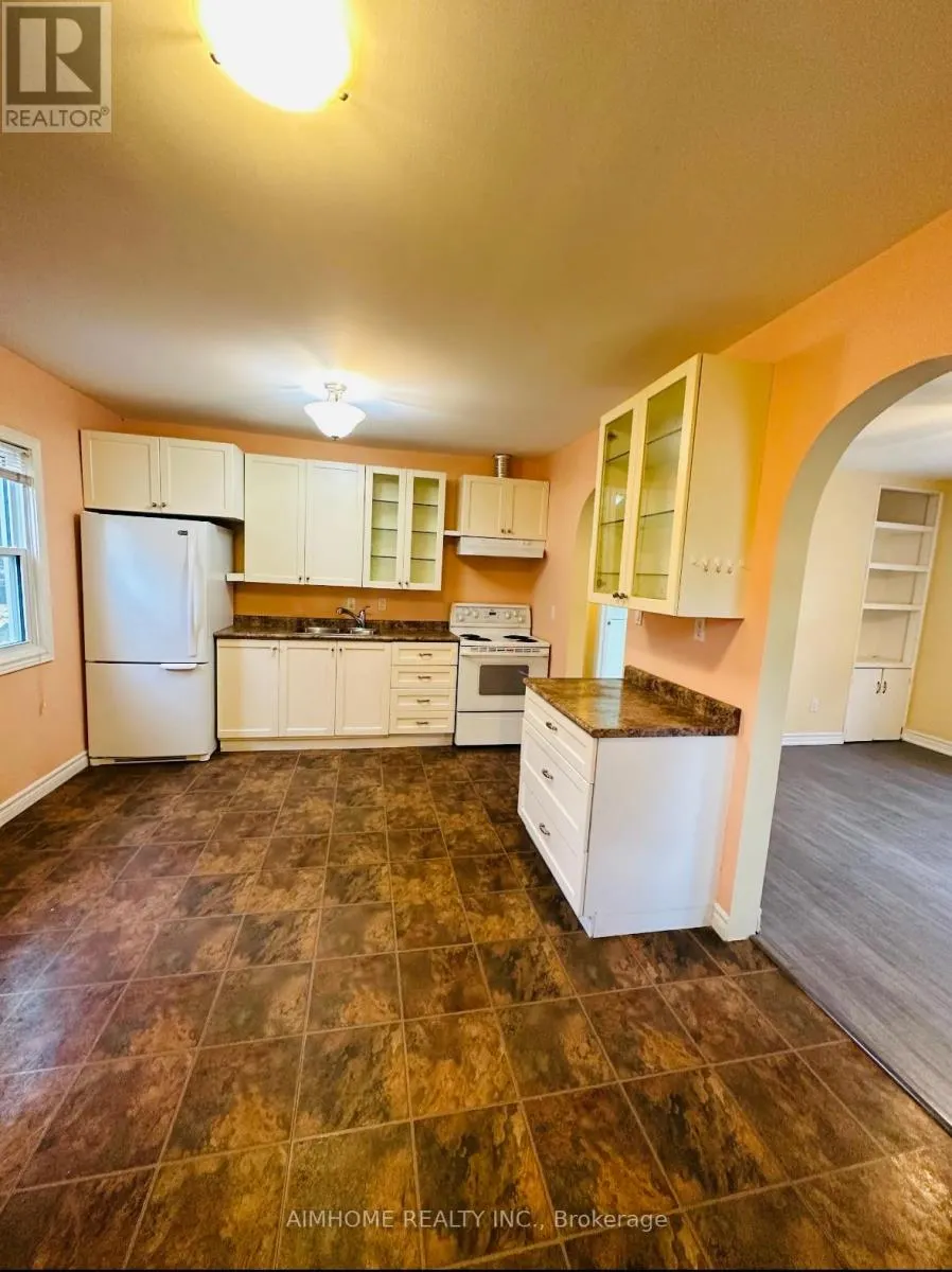 MAINLOWER - 883 BEECHWOOD AVENUE