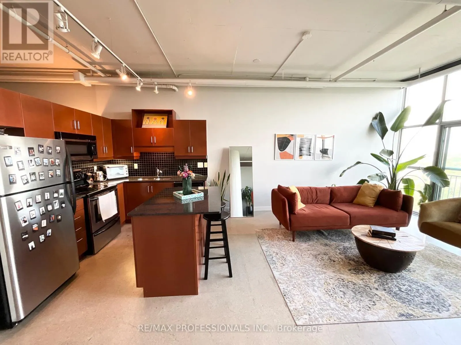 1208 - 2 FIELDWAY ROAD