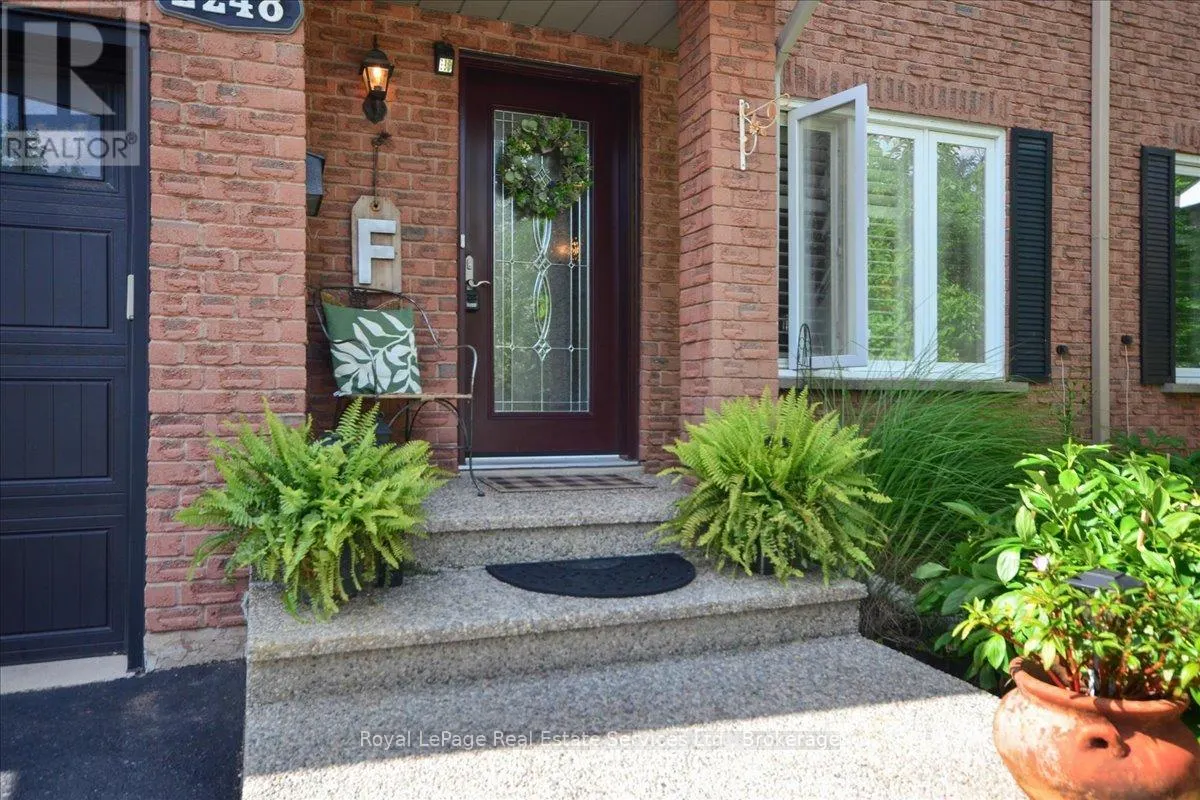 2248 MACLENNAN DRIVE