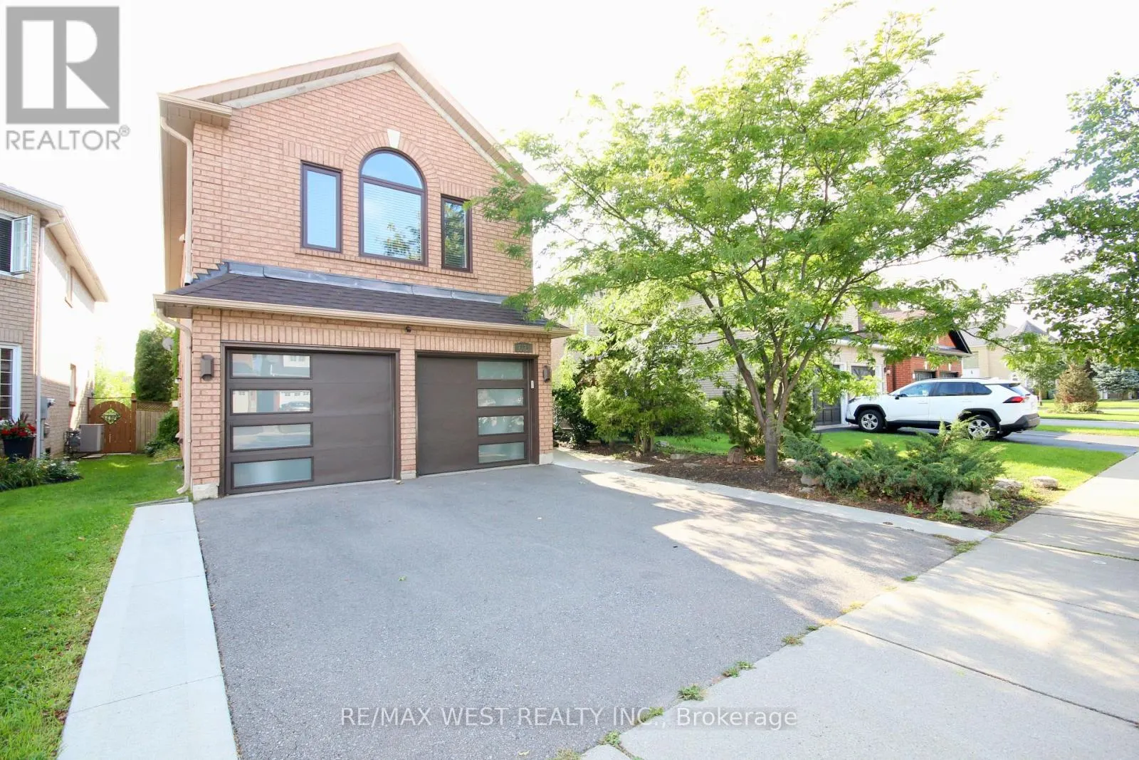 7374 BLACK WALNUT TRAIL