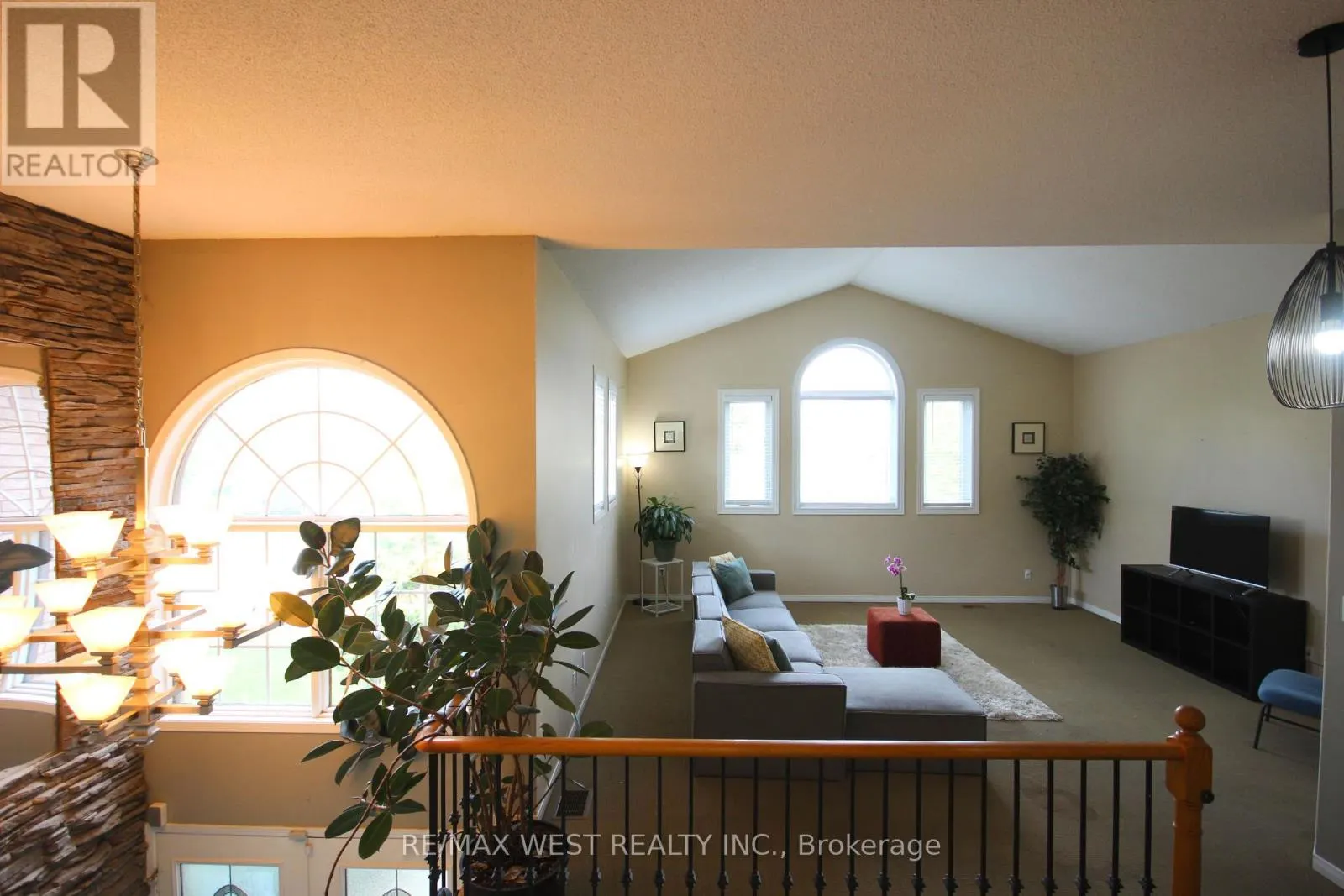 7374 BLACK WALNUT TRAIL