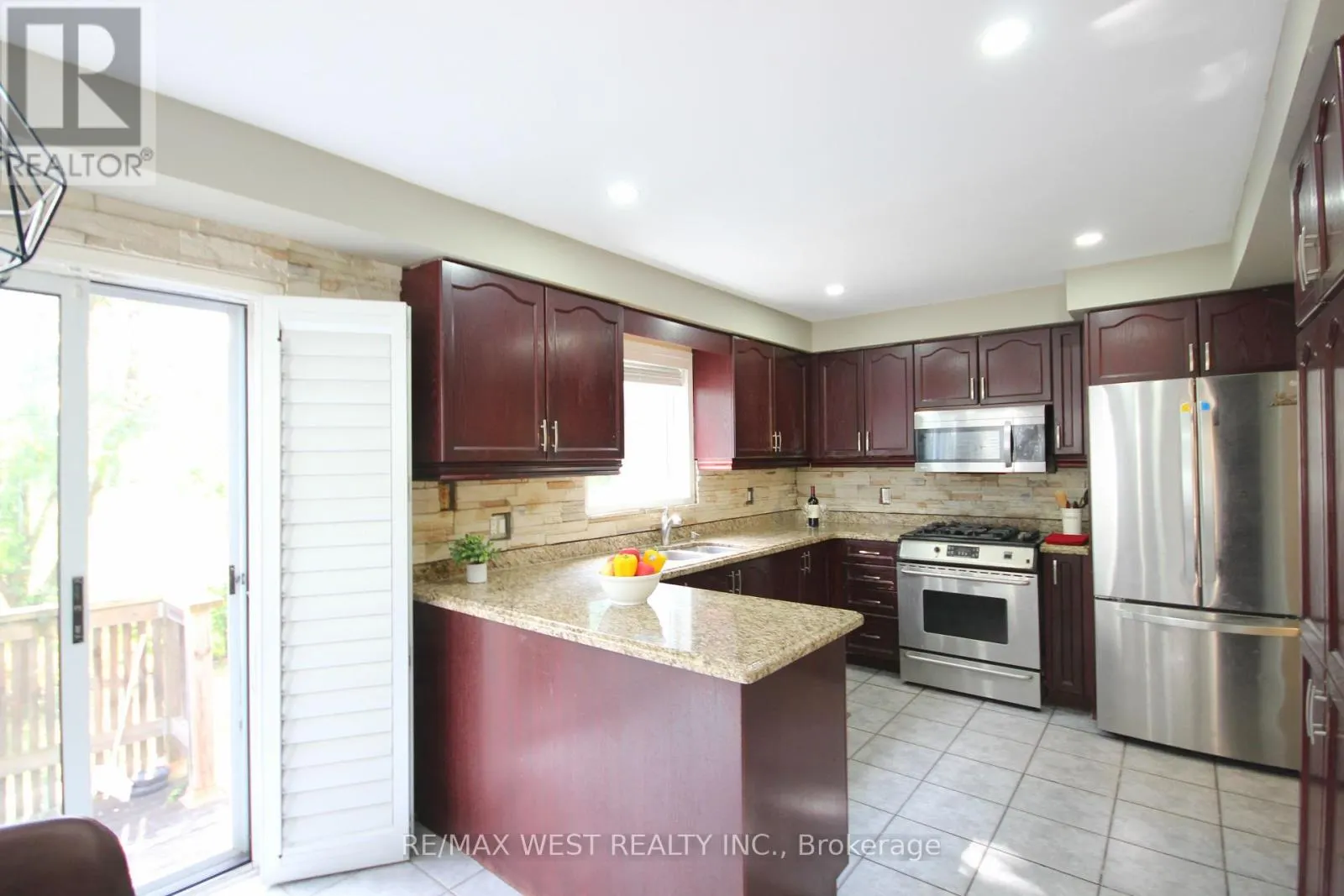 7374 BLACK WALNUT TRAIL