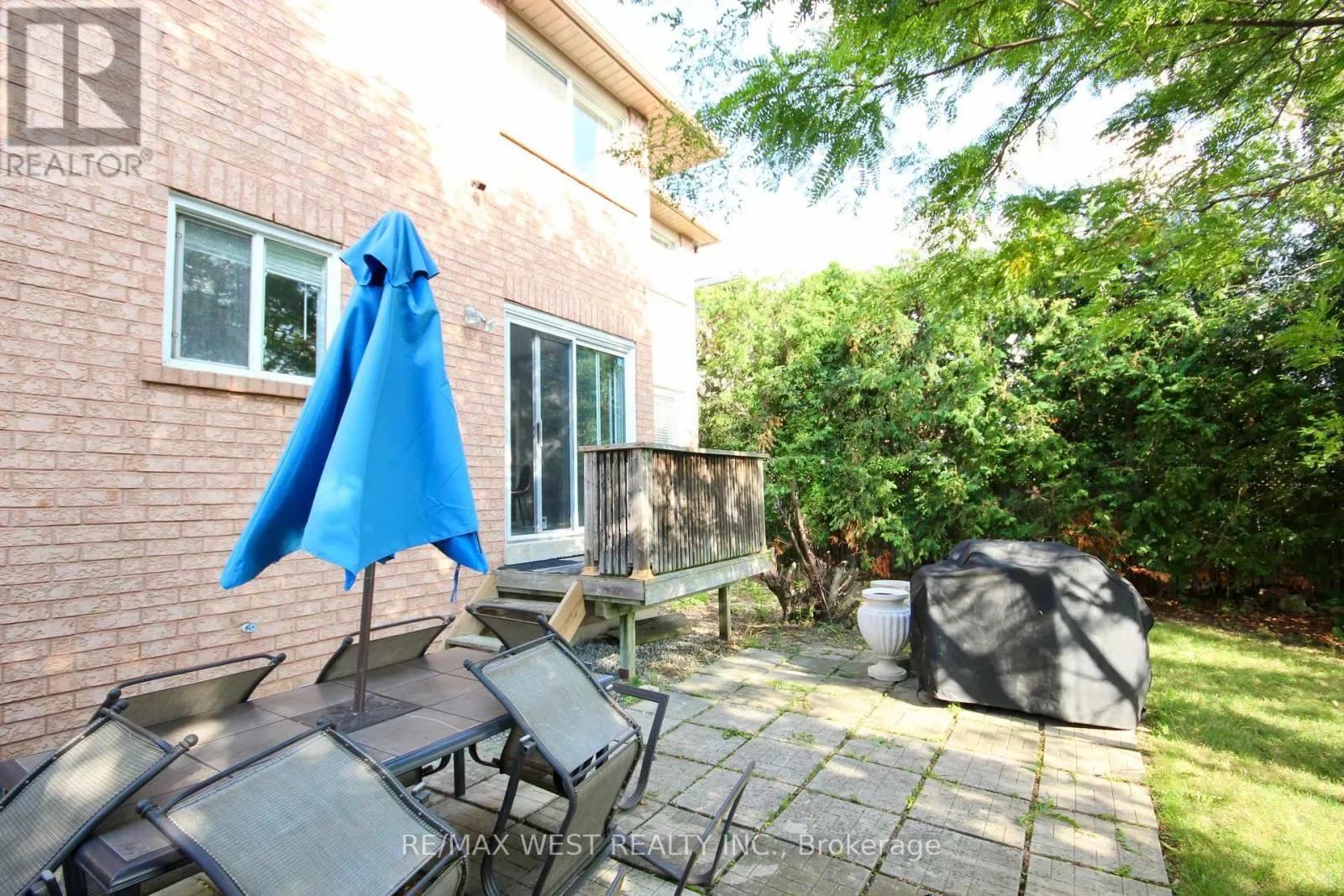 7374 BLACK WALNUT TRAIL
