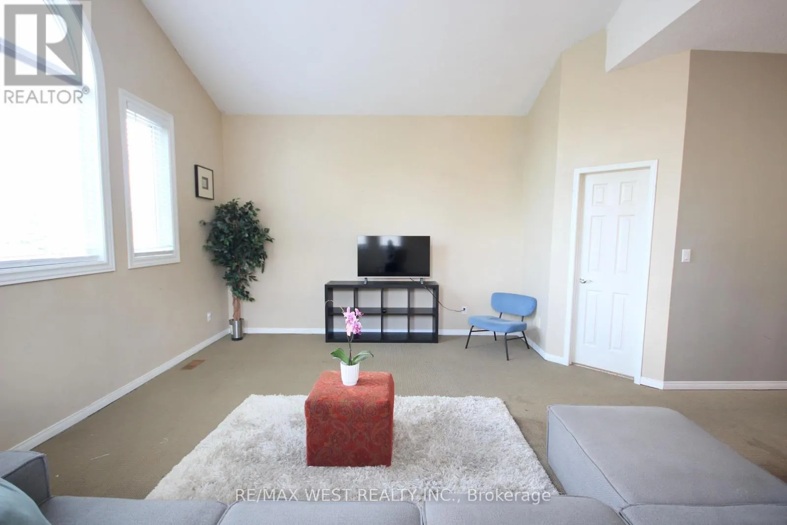 7374 BLACK WALNUT TRAIL