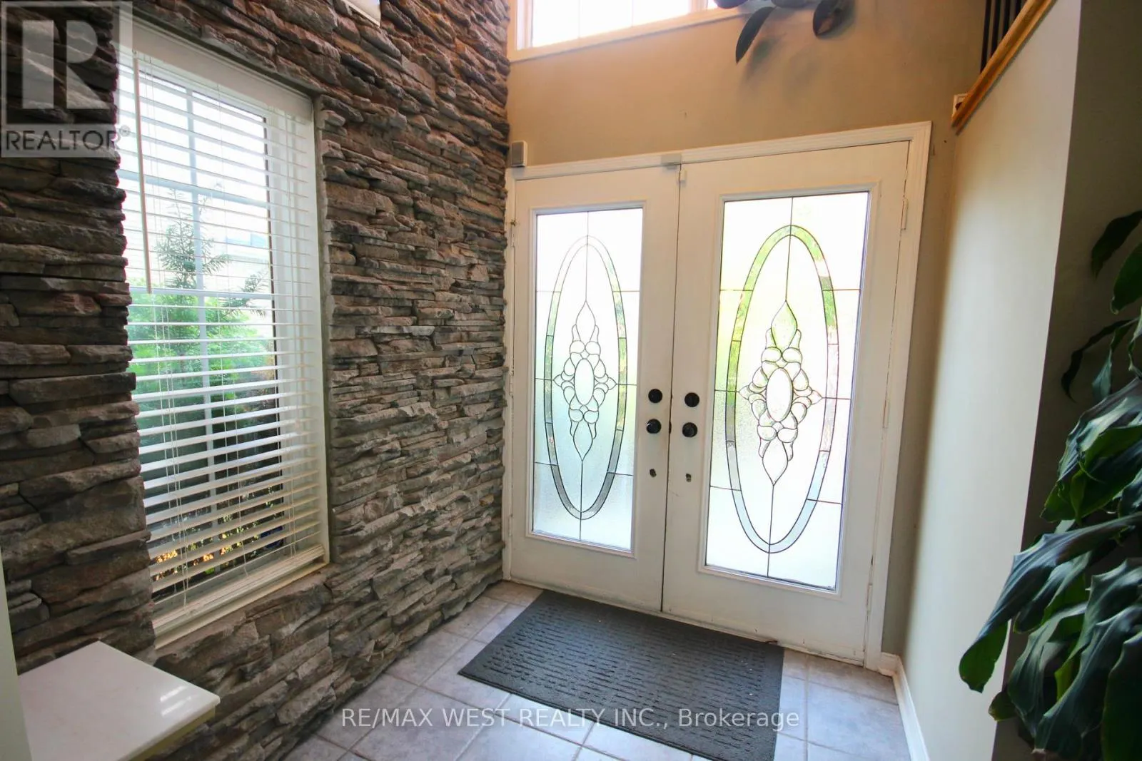 7374 BLACK WALNUT TRAIL