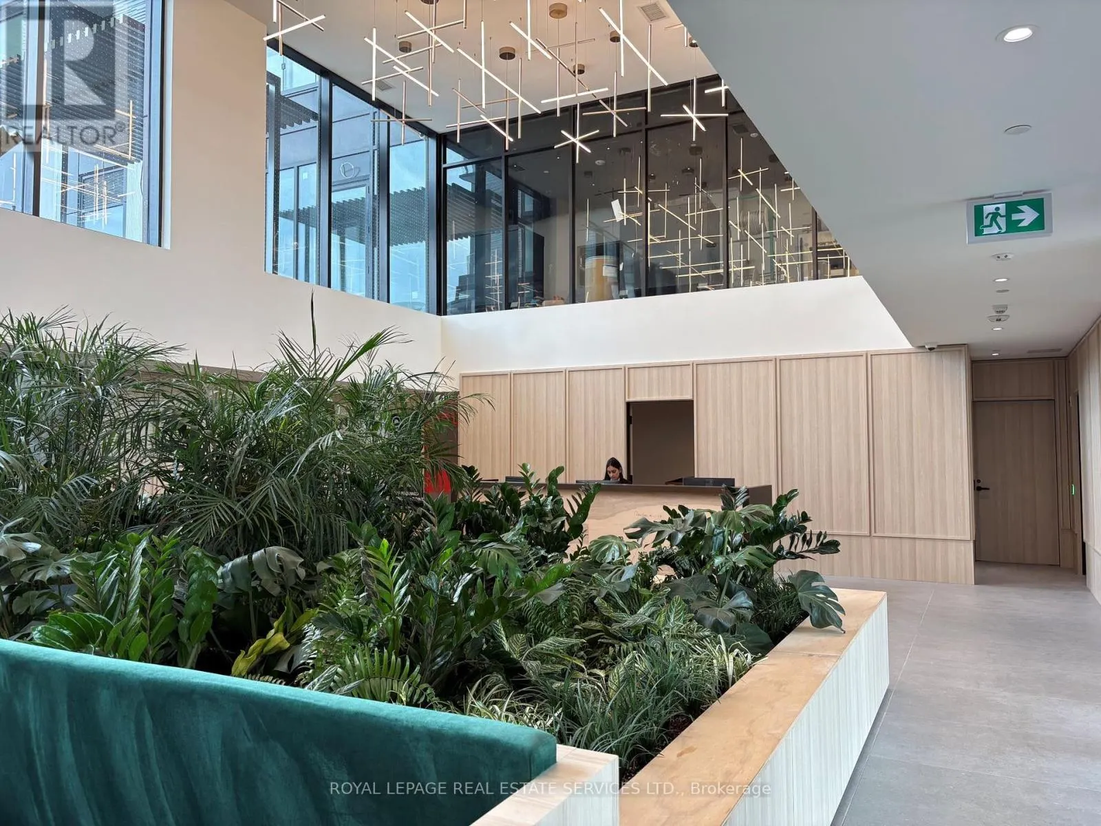 1111 - 3079 TRAFALGAR ROAD