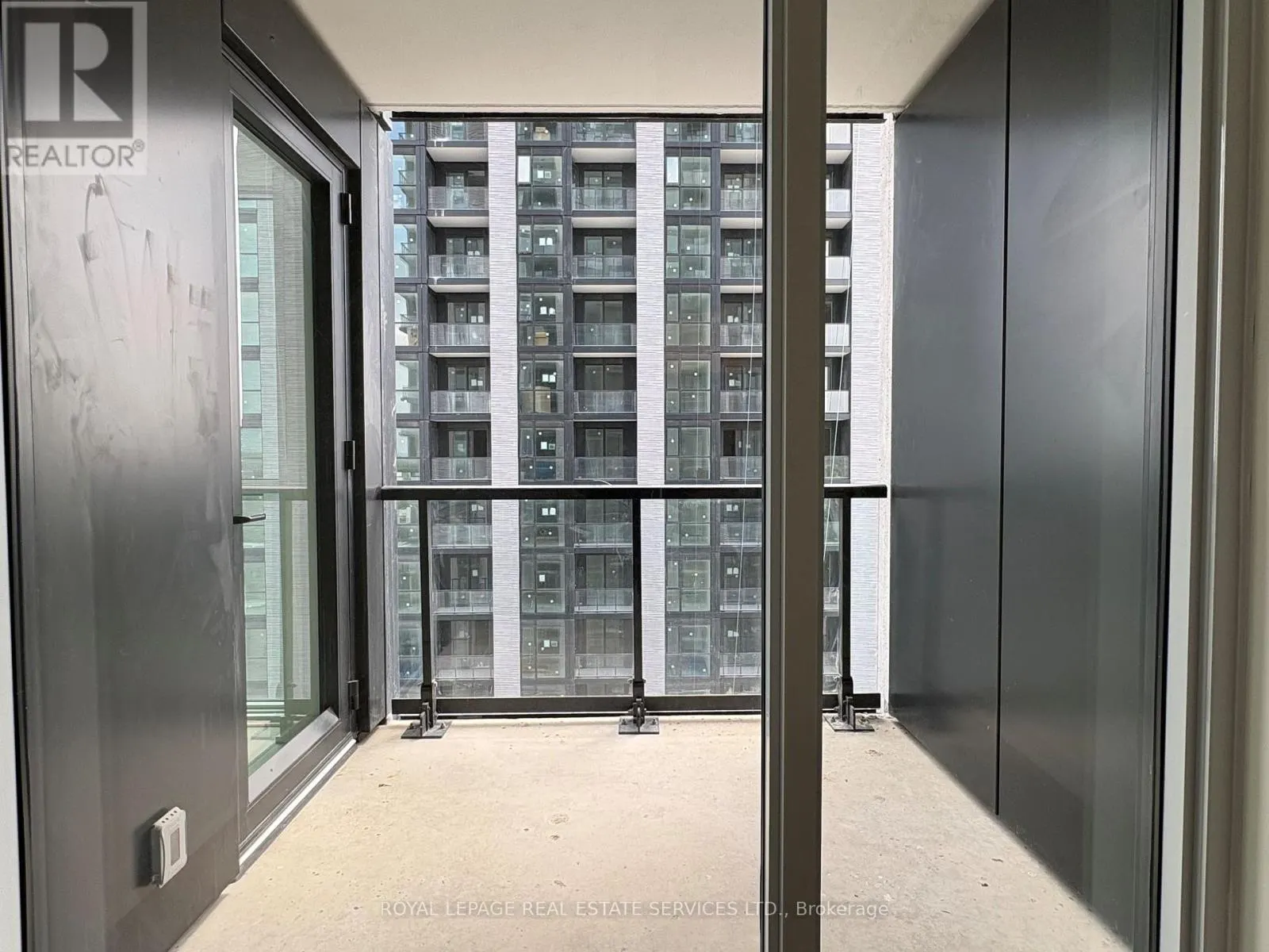 1111 - 3079 TRAFALGAR ROAD