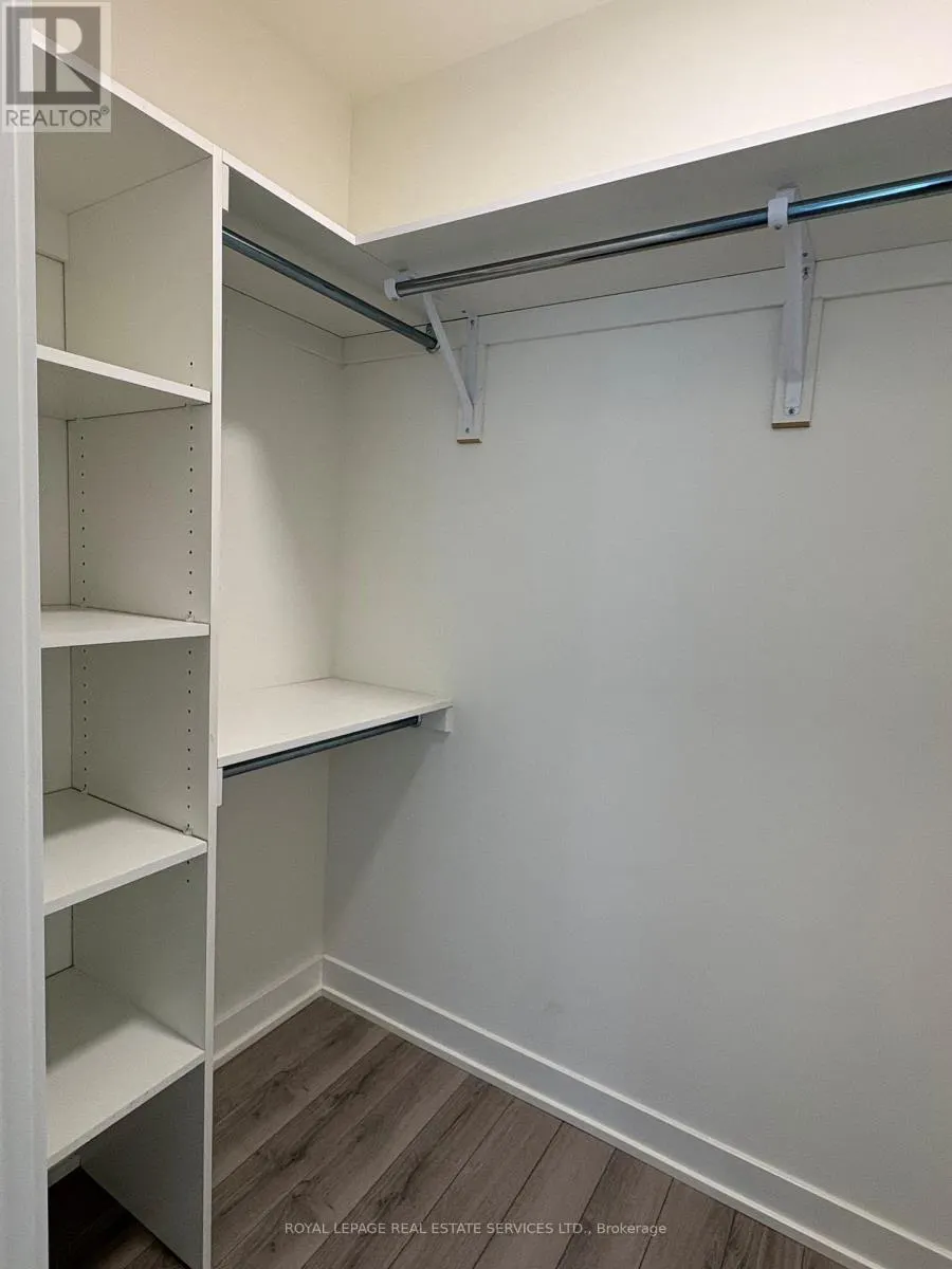 1111 - 3079 TRAFALGAR ROAD
