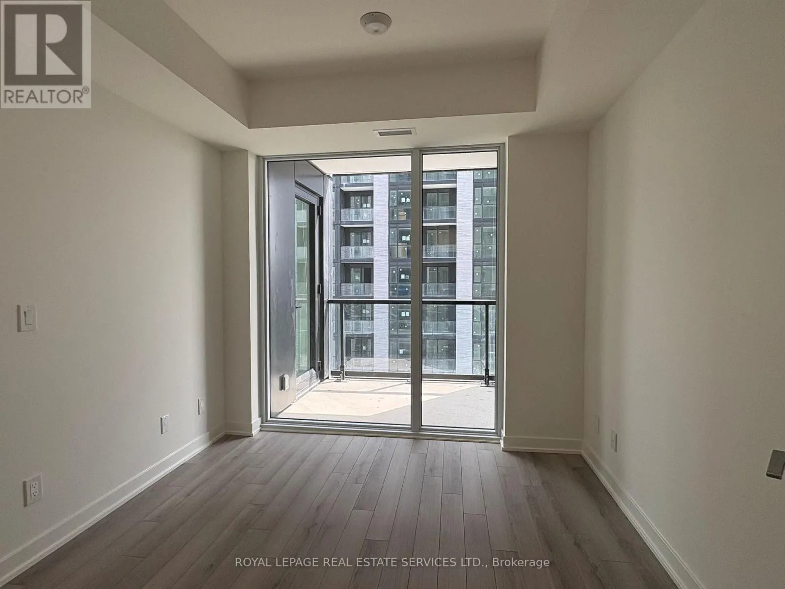 1111 - 3079 TRAFALGAR ROAD