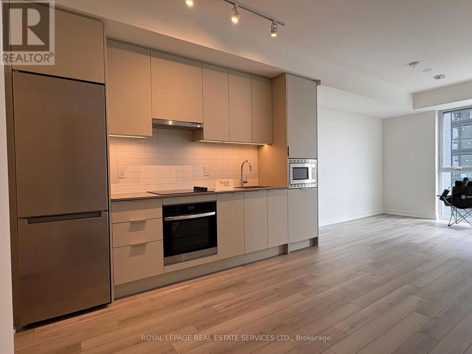 1111 - 3079 TRAFALGAR ROAD
