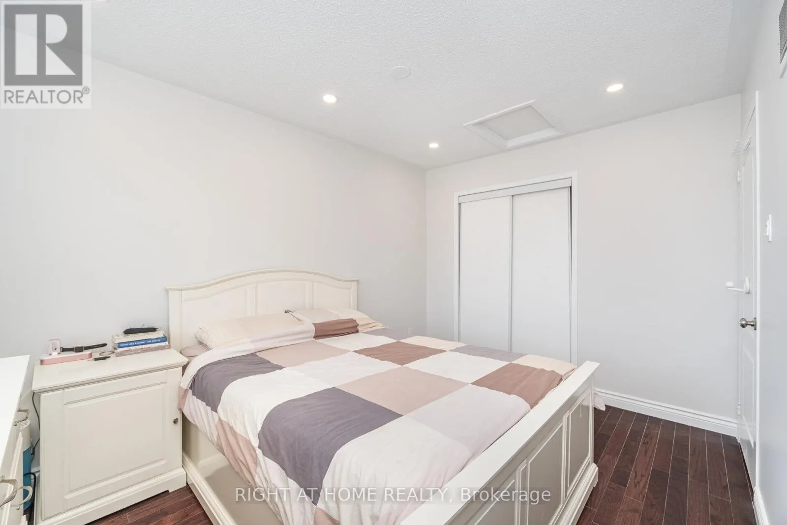 131 CRYSTAL GLEN CRESCENT