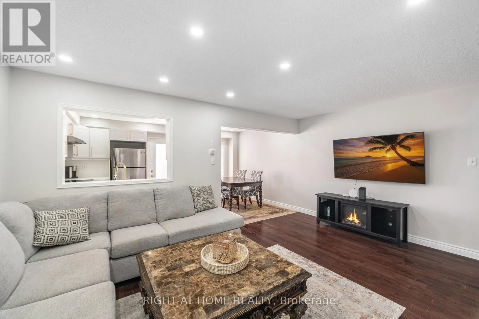 131 CRYSTAL GLEN CRESCENT