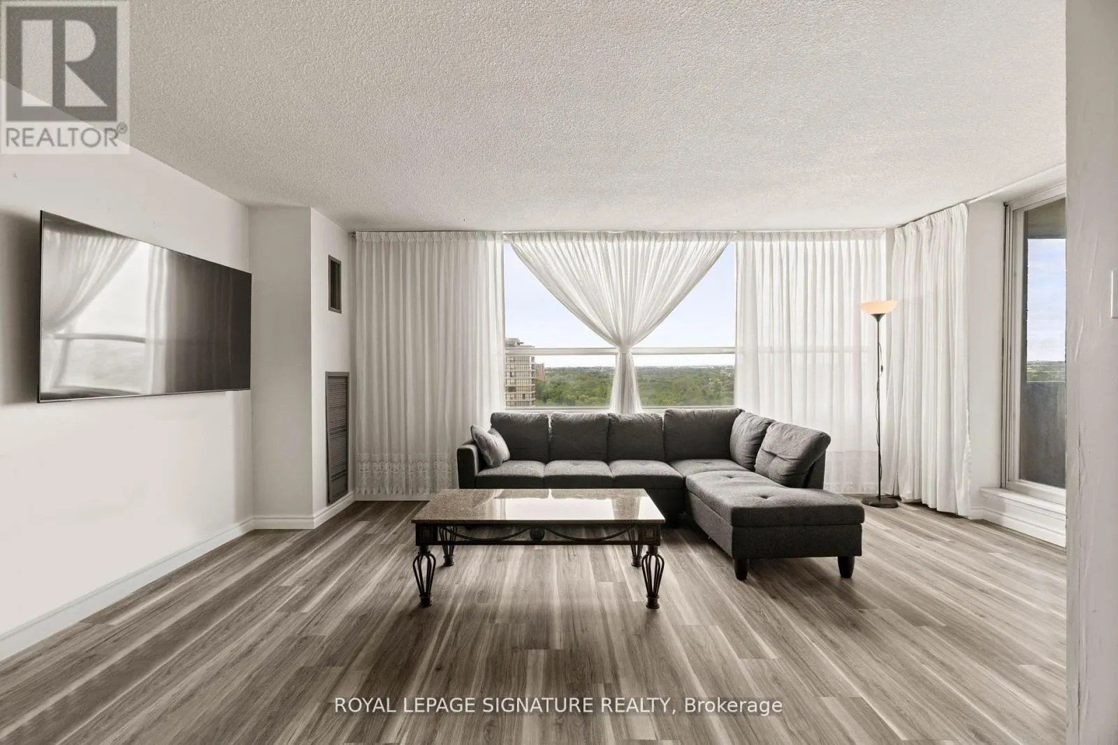 1411 - 40 PANORAMA COURT