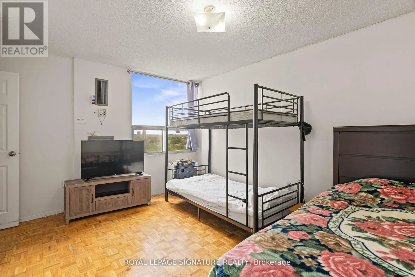 1411 - 40 PANORAMA COURT