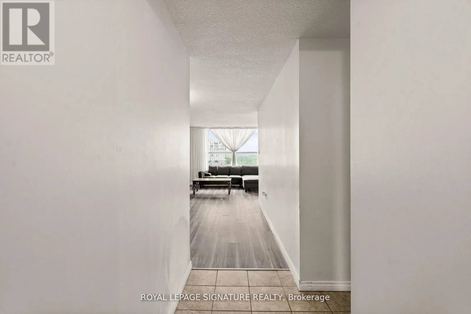1411 - 40 PANORAMA COURT