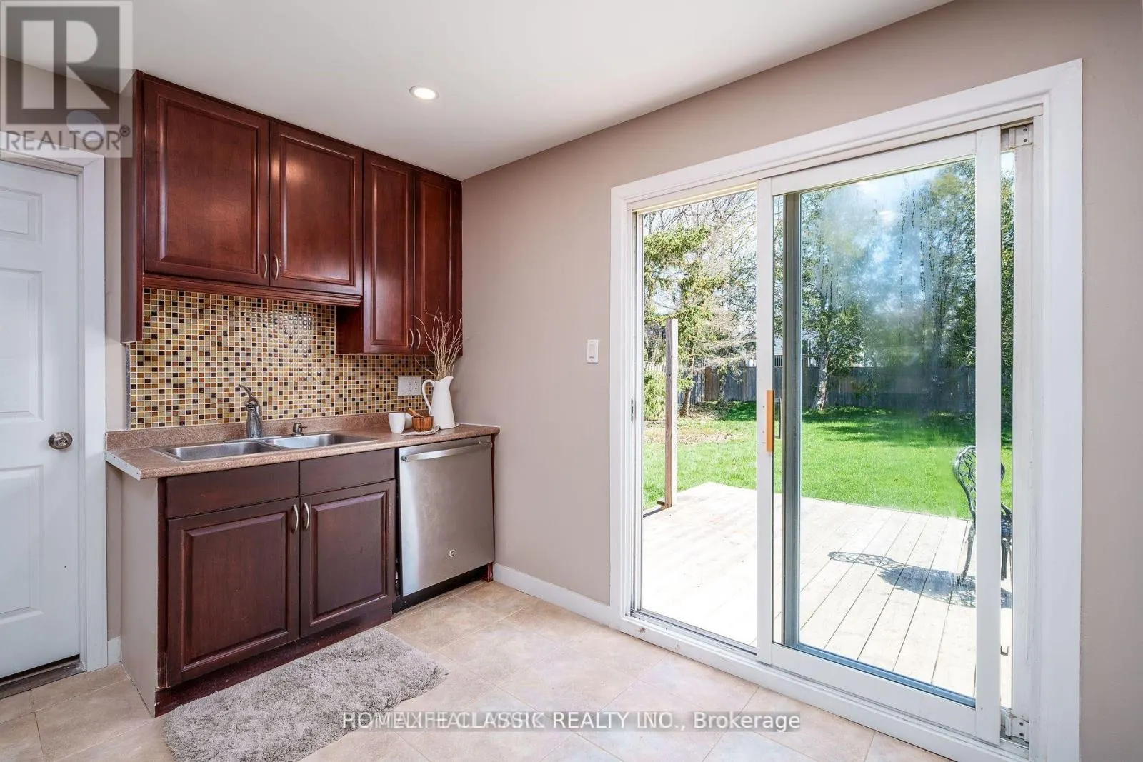 583 ELLIOTT CRESCENT