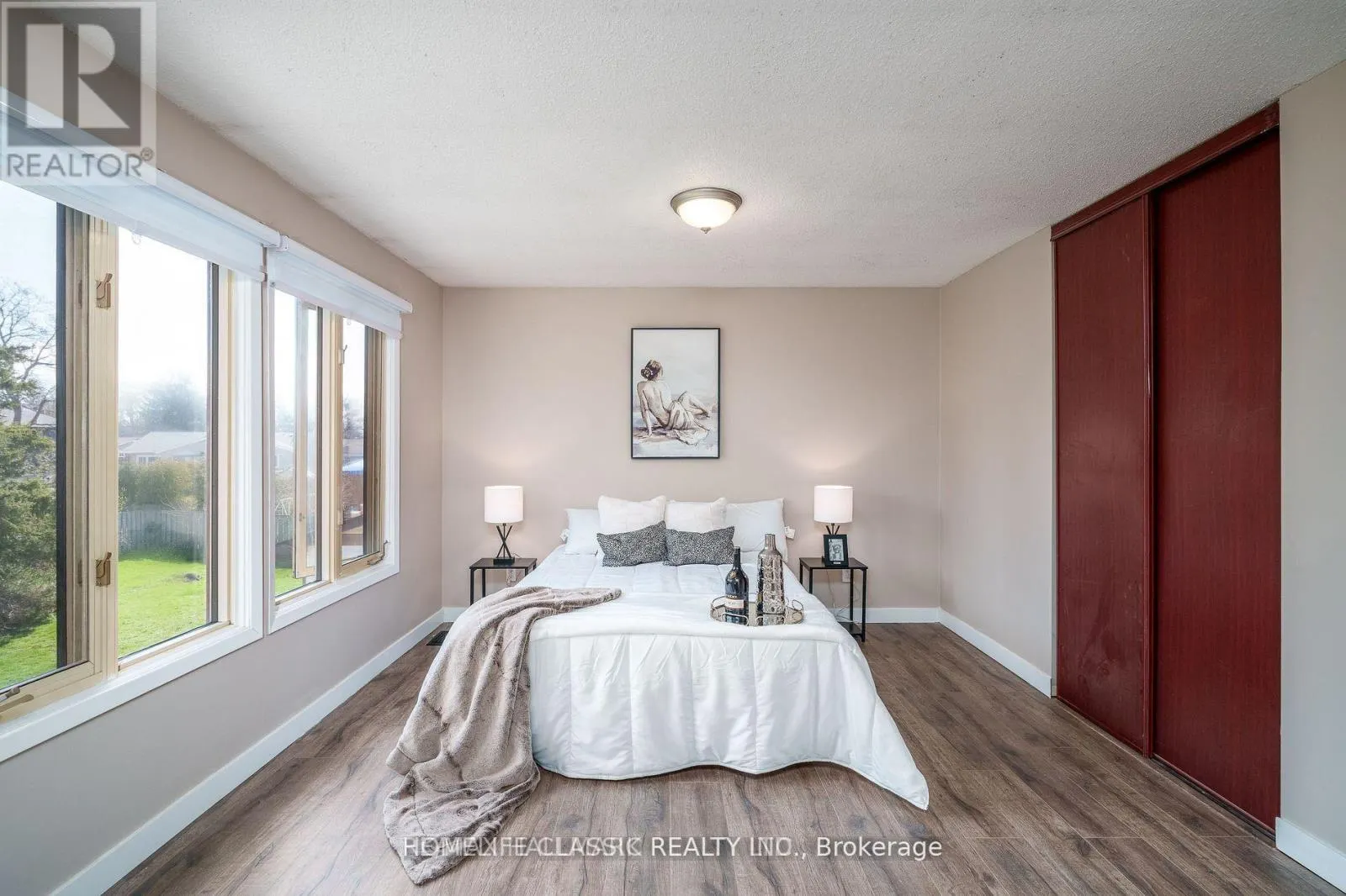 583 ELLIOTT CRESCENT