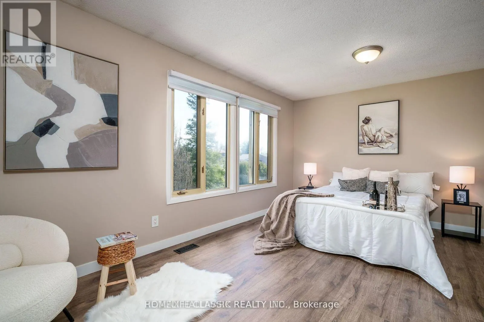 583 ELLIOTT CRESCENT