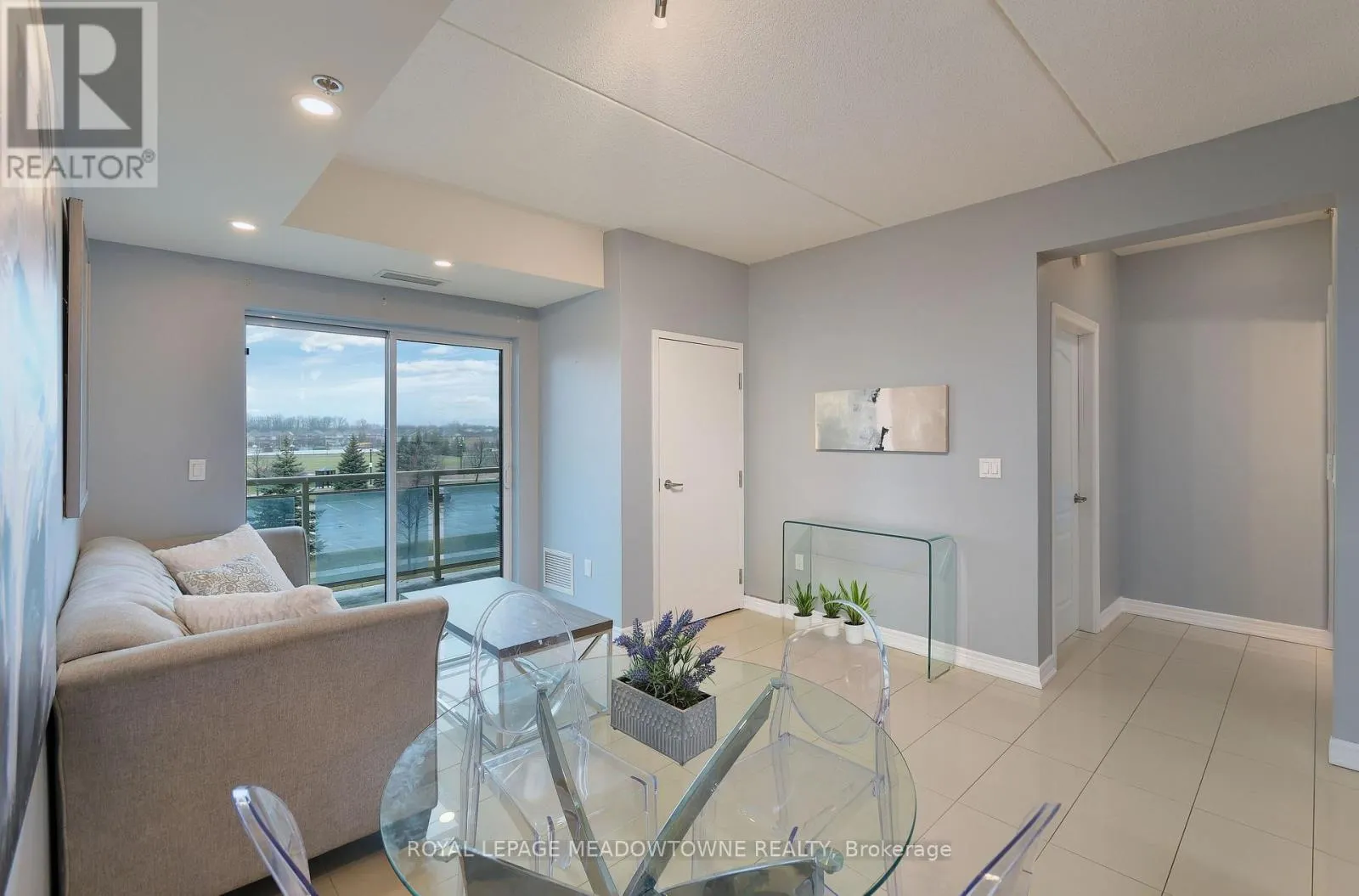 306 - 1421 COSTIGAN ROAD