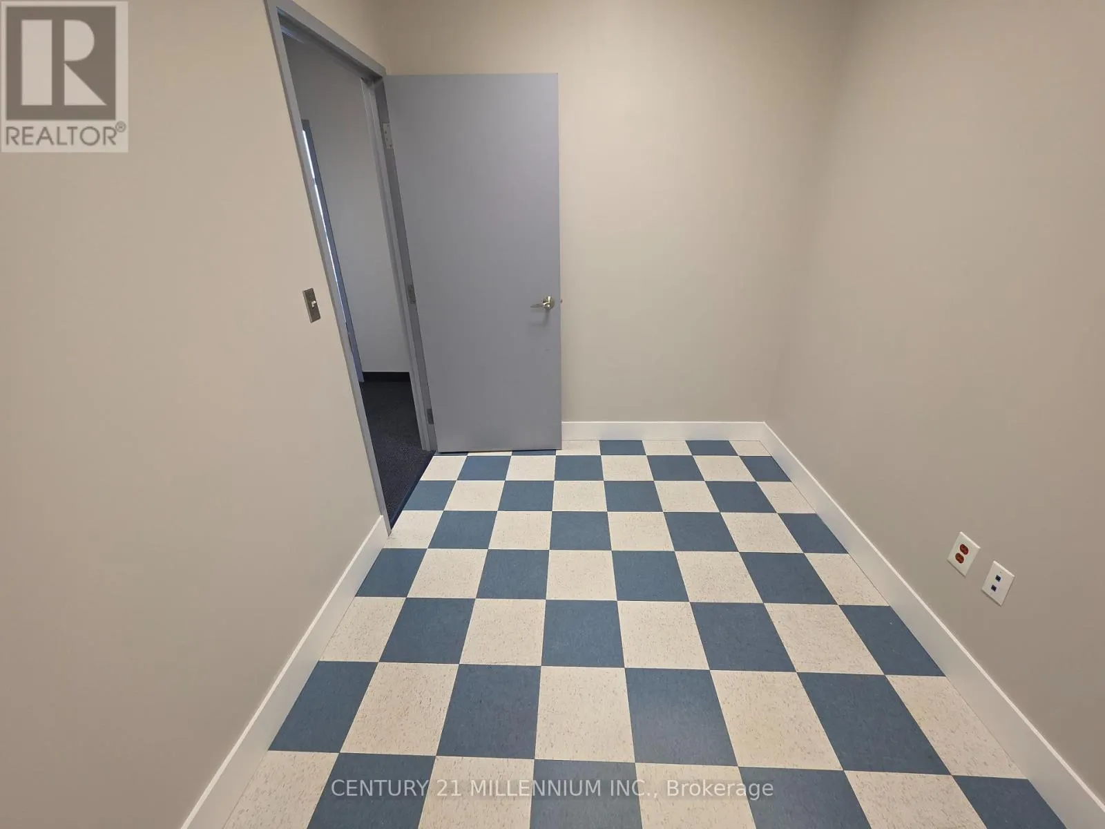 212 - 2250 BOVAIRD DRIVE E