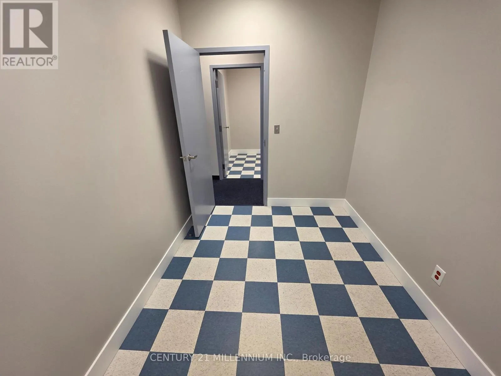 212 - 2250 BOVAIRD DRIVE E