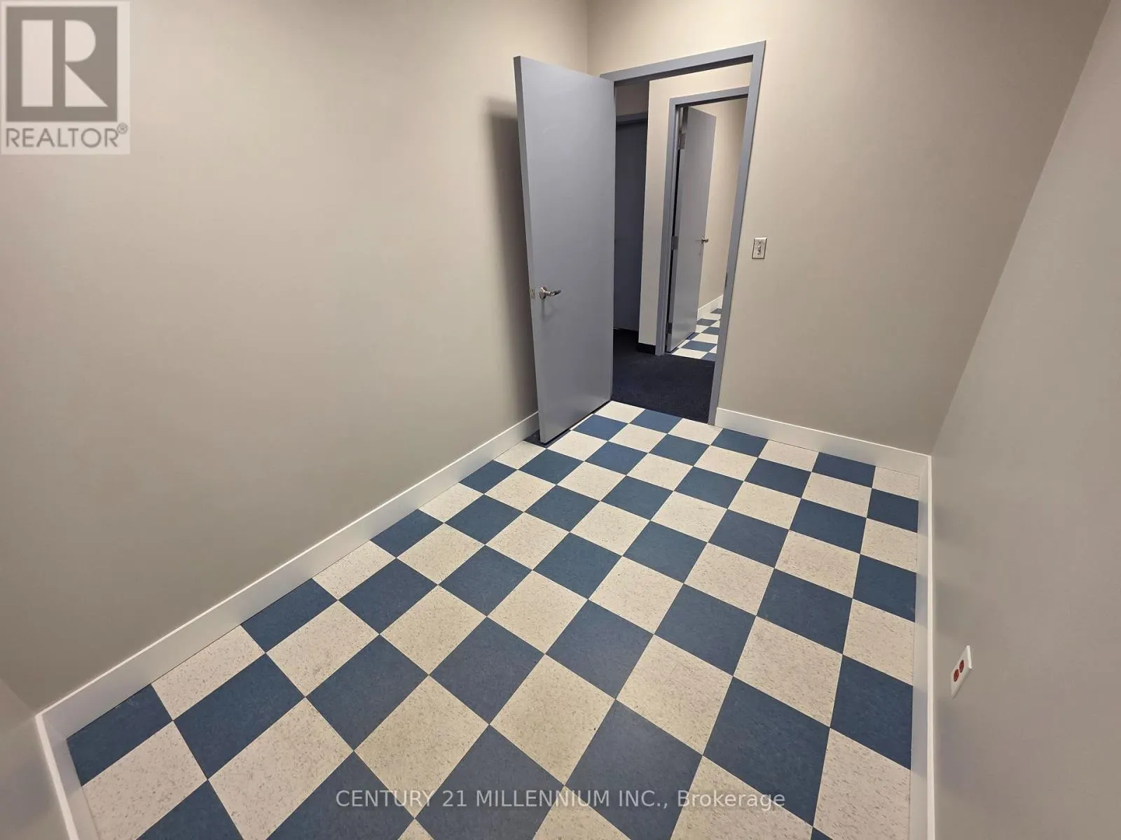 212 - 2250 BOVAIRD DRIVE E