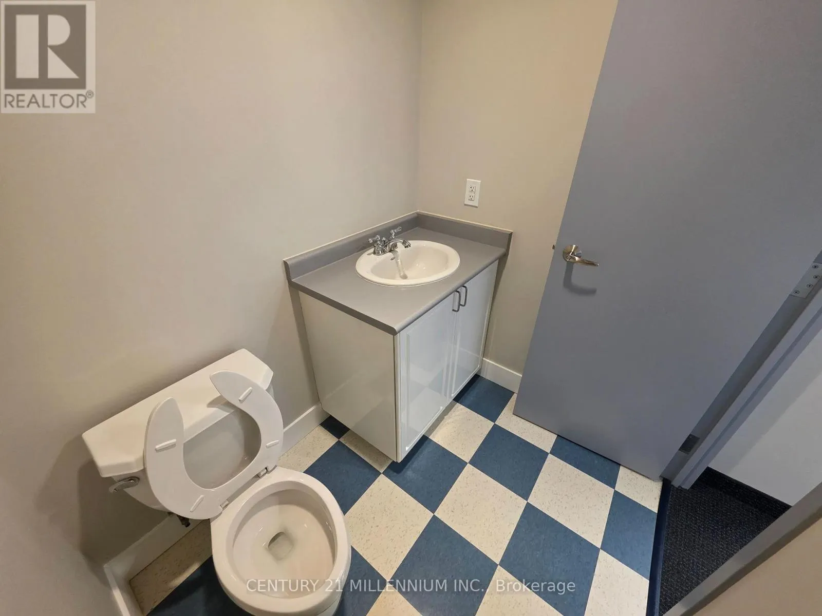 212 - 2250 BOVAIRD DRIVE E