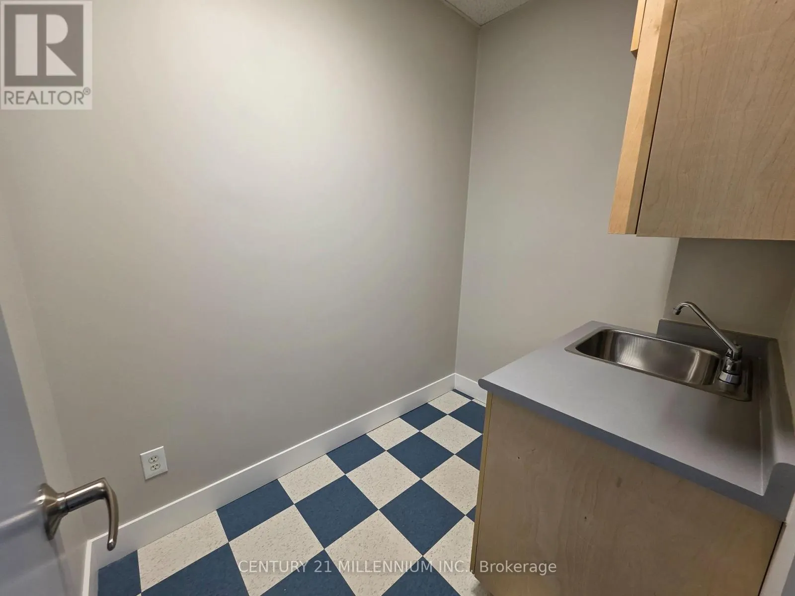 212 - 2250 BOVAIRD DRIVE E