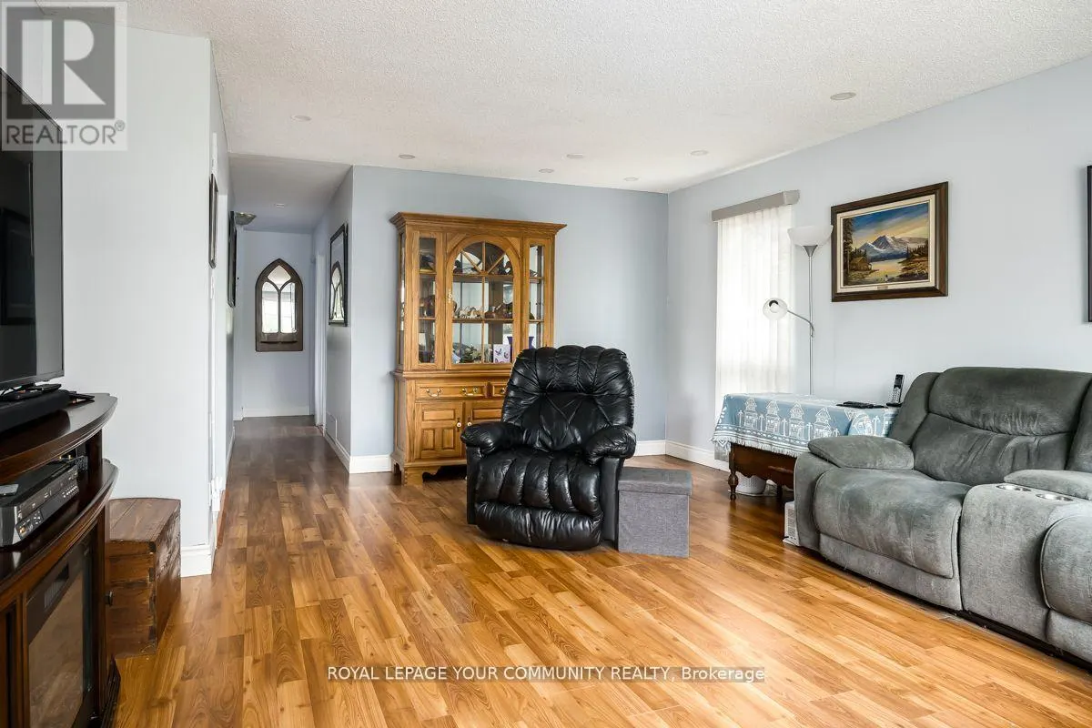 16 MIDHURST DRIVE