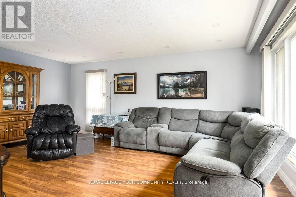 16 MIDHURST DRIVE