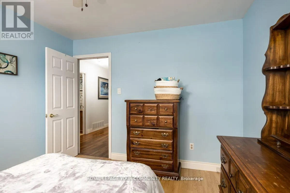 16 MIDHURST DRIVE
