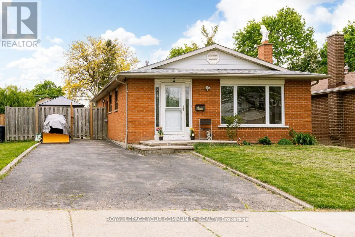 16 MIDHURST DRIVE