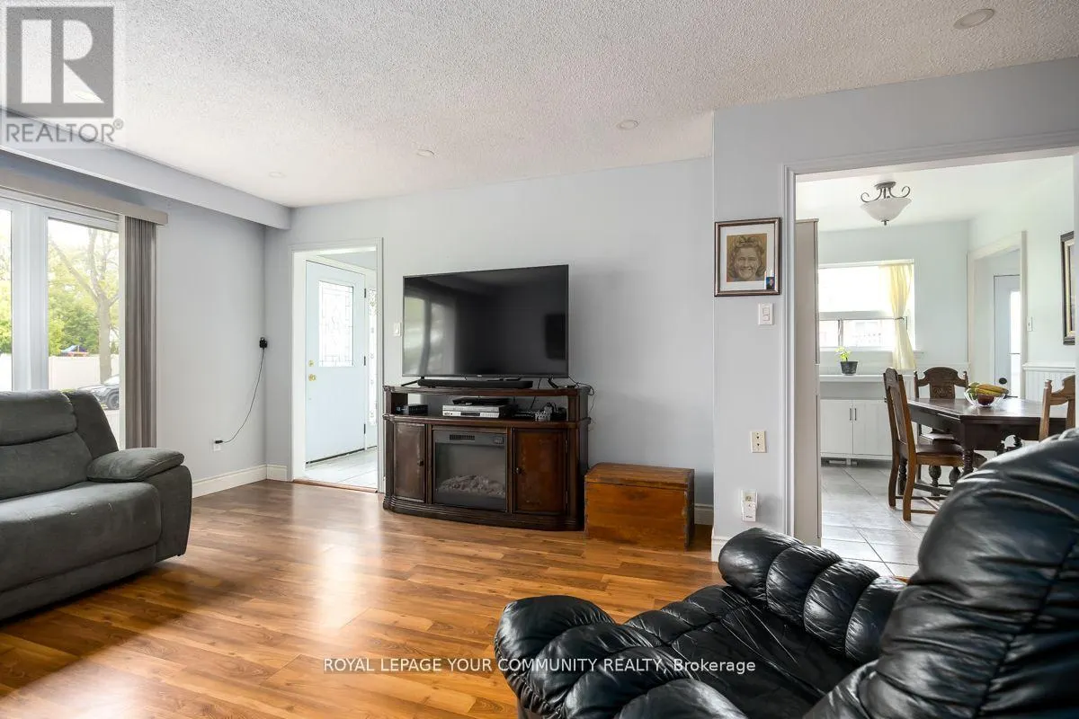 16 MIDHURST DRIVE