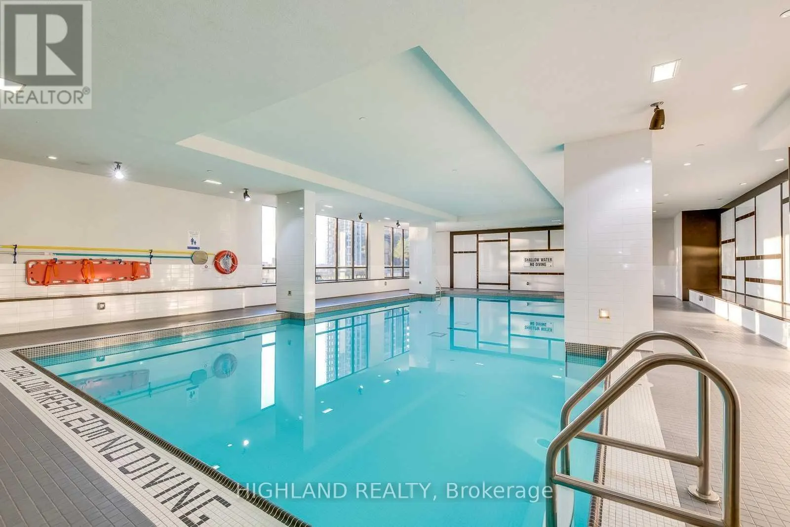 2001 - 510 CURRAN PLACE