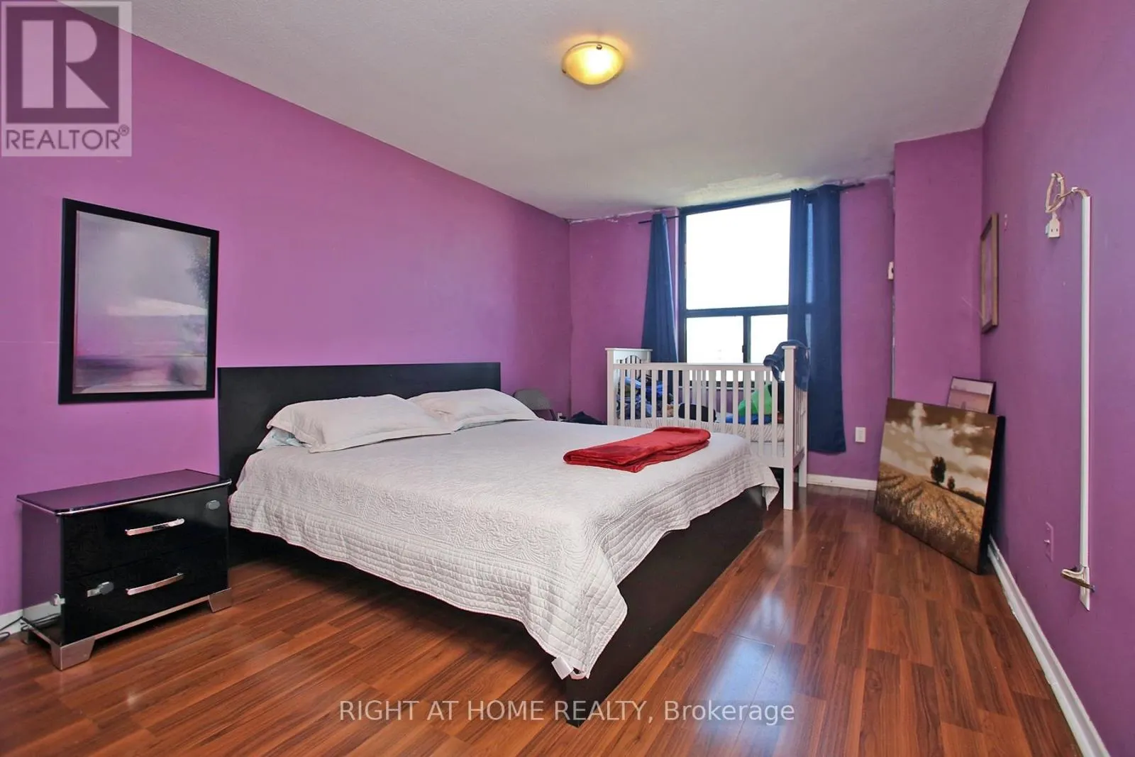 1112 - 75 EMMETT AVENUE